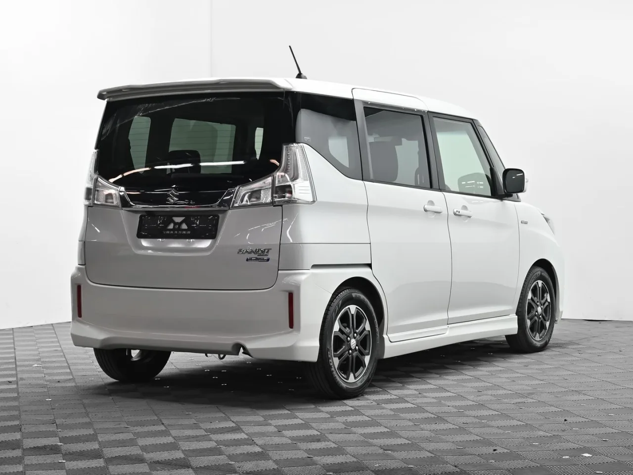 Suzuki Solio