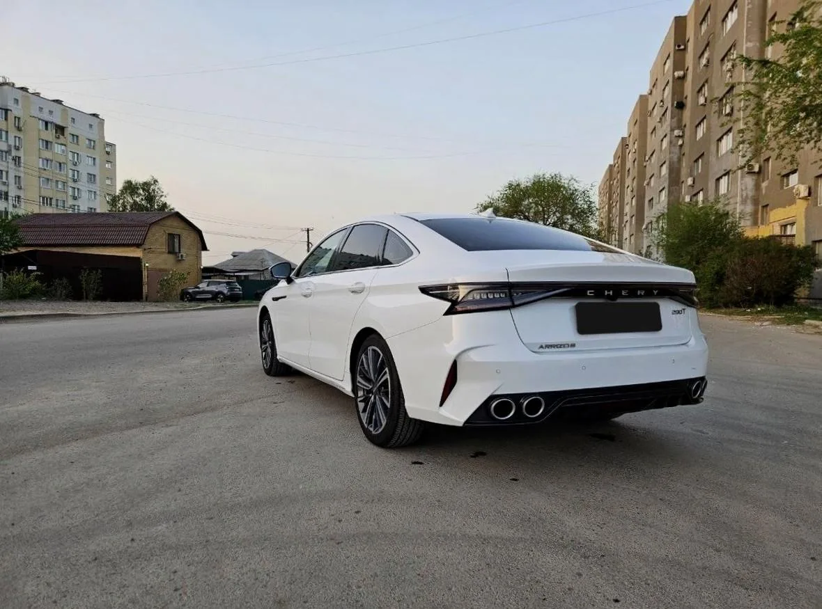 Chery Arrizo 8