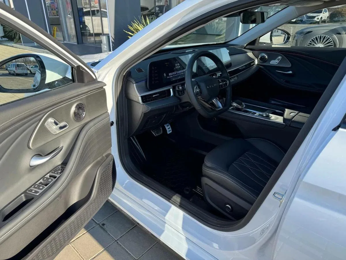 Chery Arrizo 8