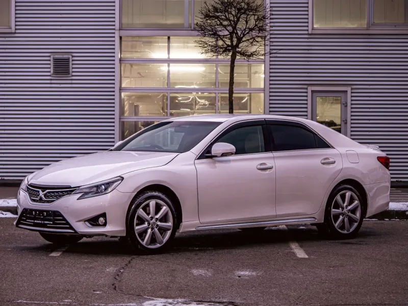 Toyota Mark X 2013