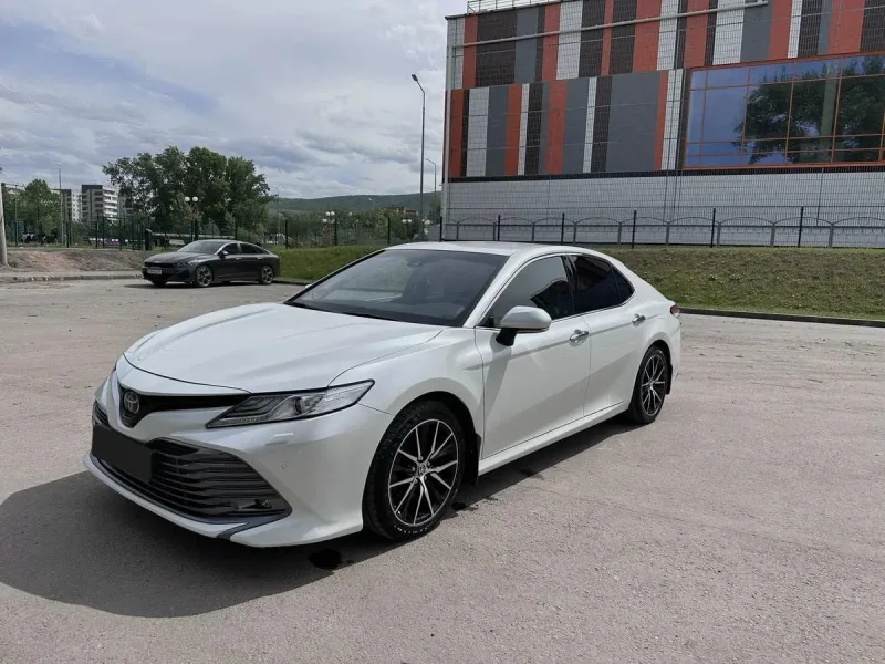 Toyota Camry 2019