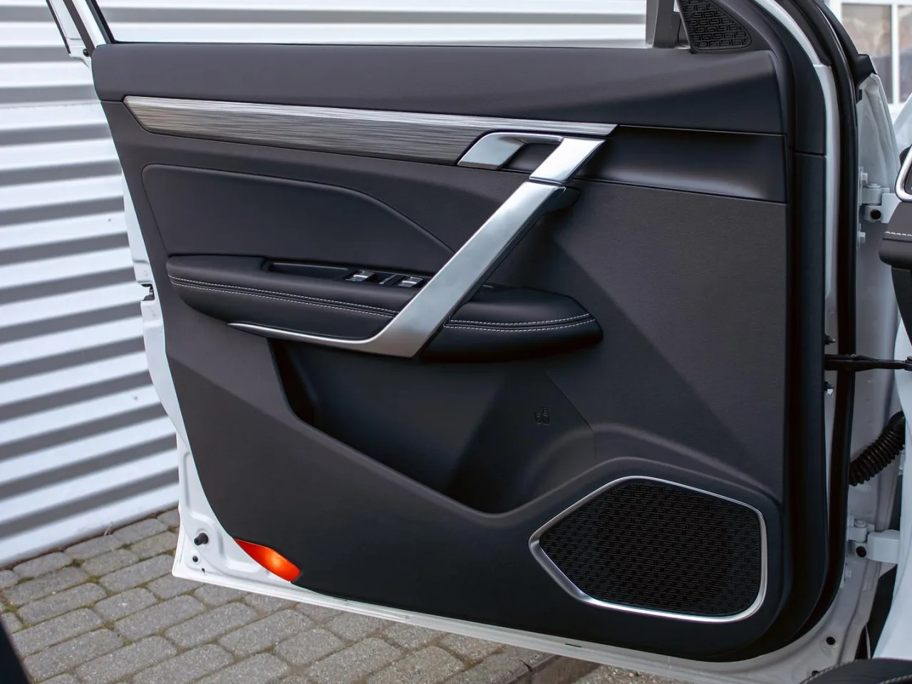Belgee X70