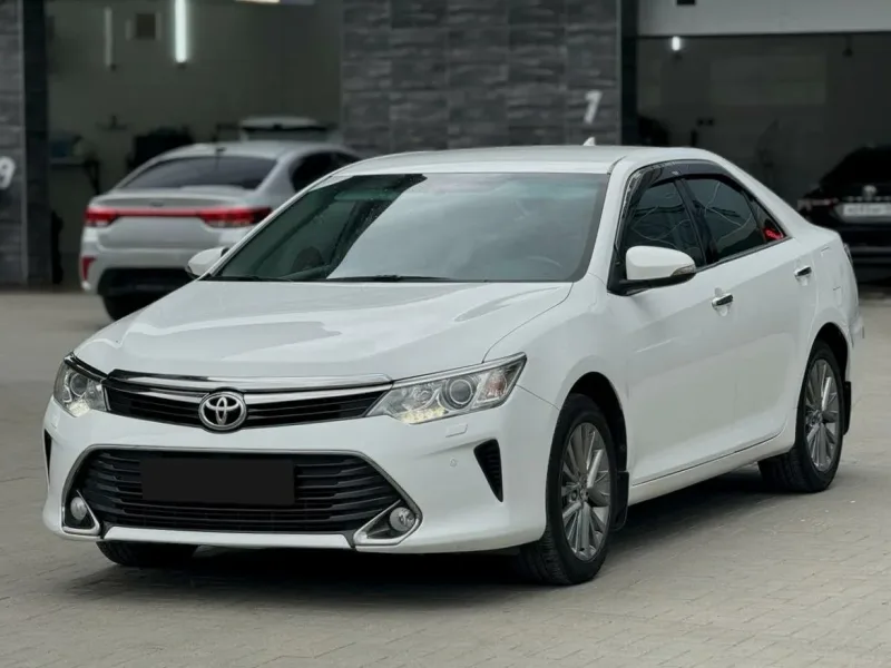 Toyota Camry 2017