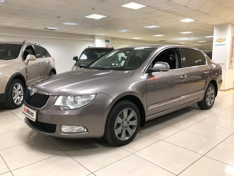 Skoda Superb 2012