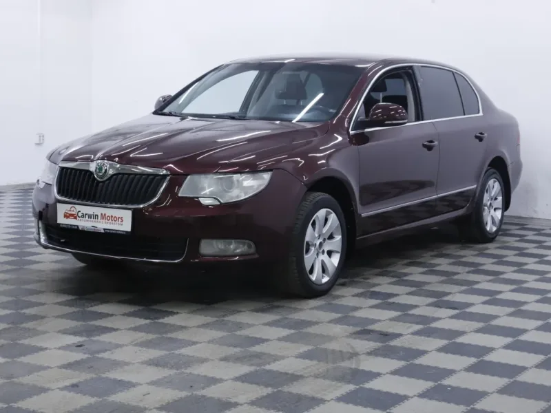 Skoda Superb 2012