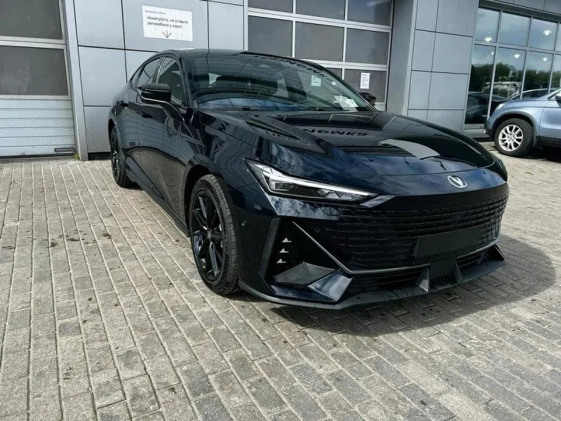 Changan UNI-V 2025