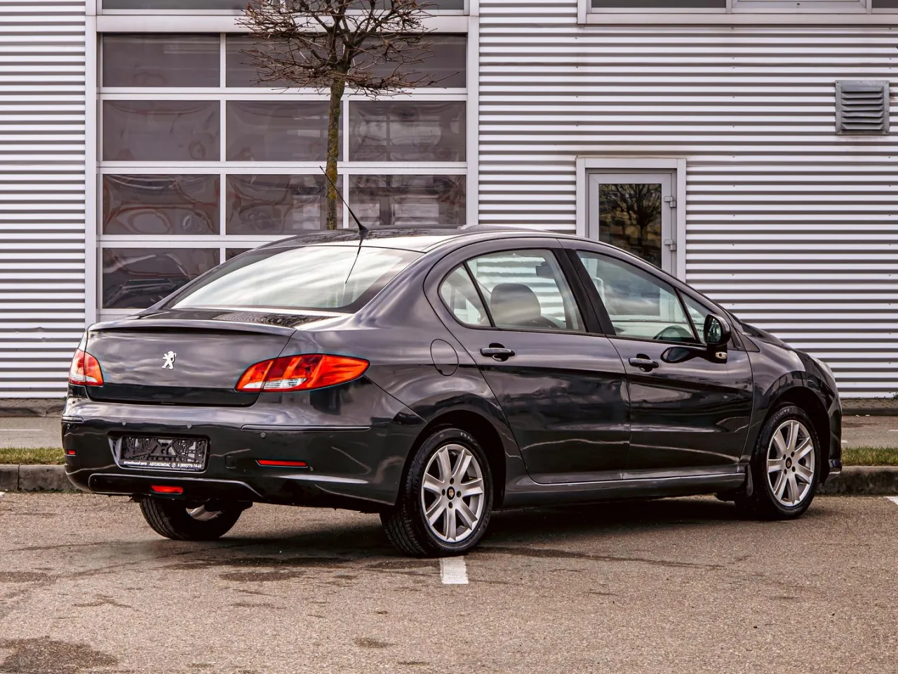 Peugeot 408