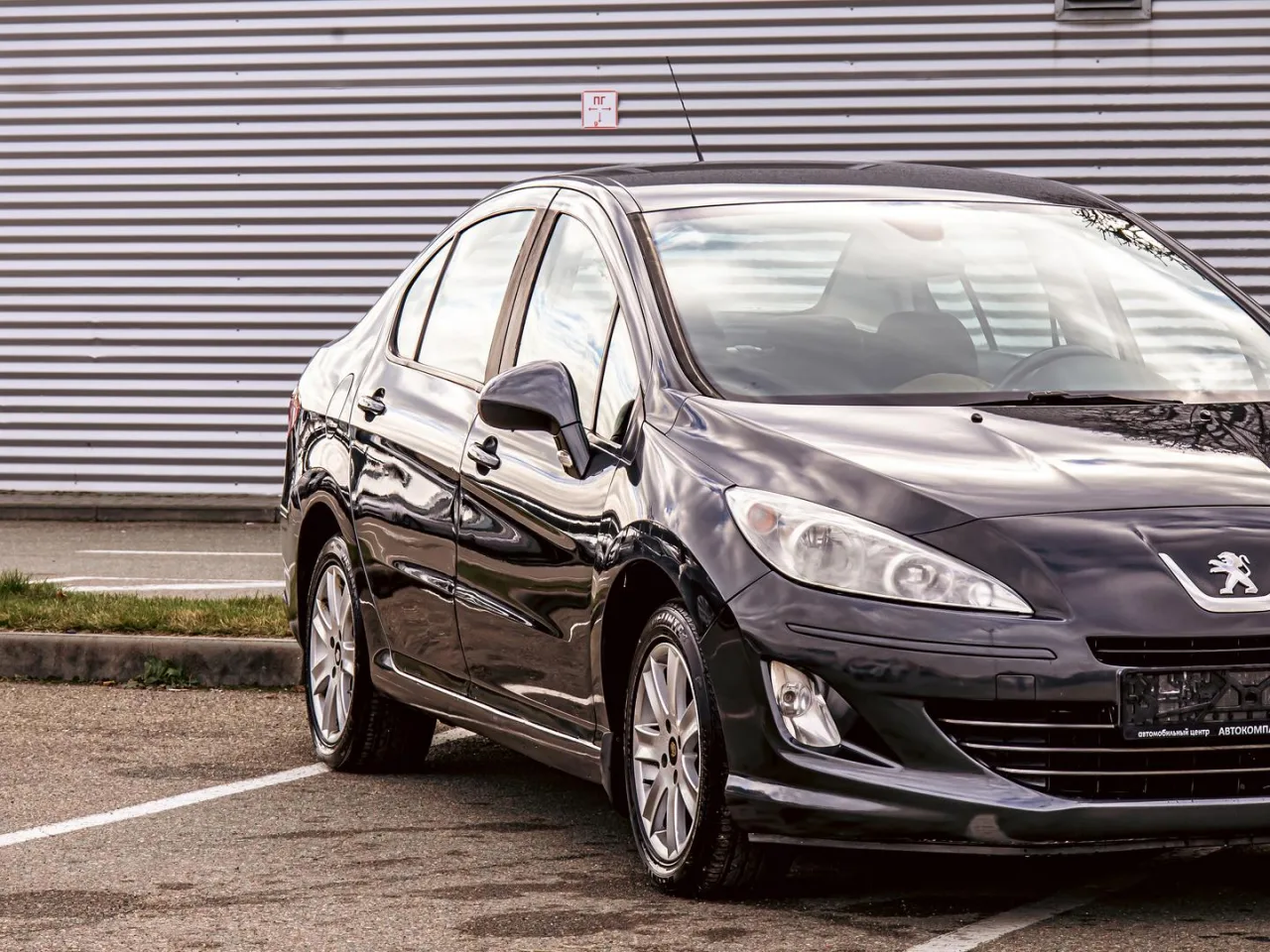 Peugeot 408
