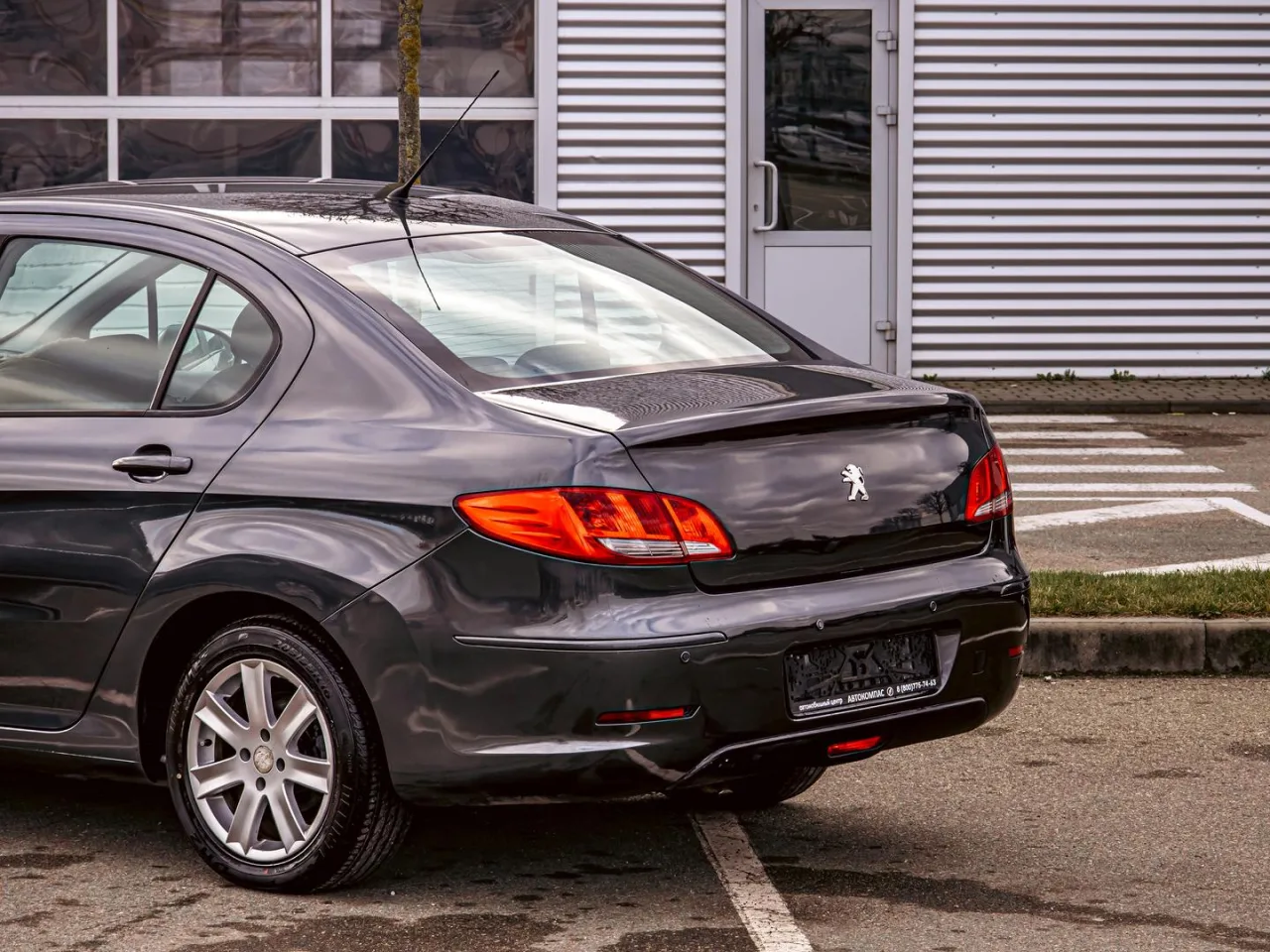 Peugeot 408