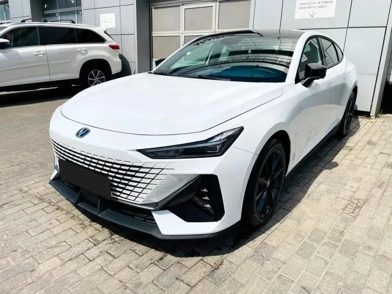 Changan UNI-V 2025