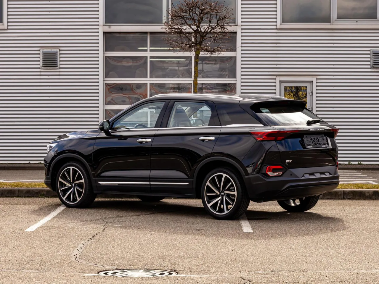 FAW Bestune T77