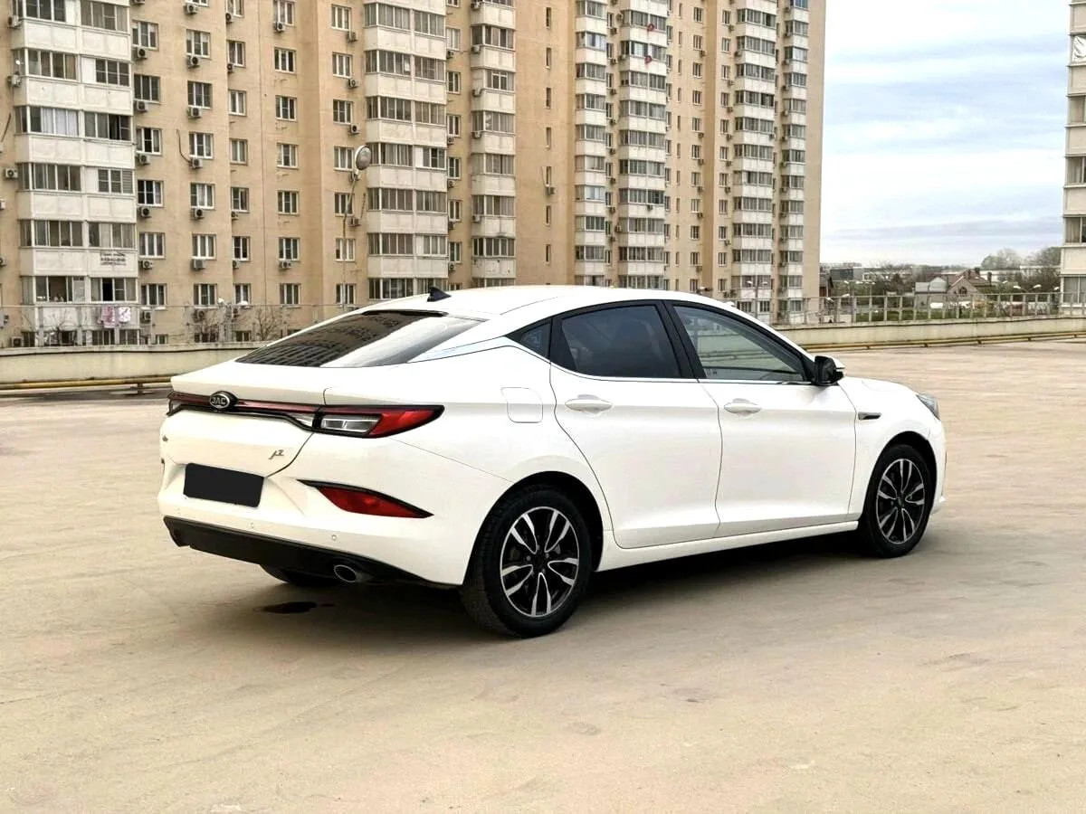 JAC J7
