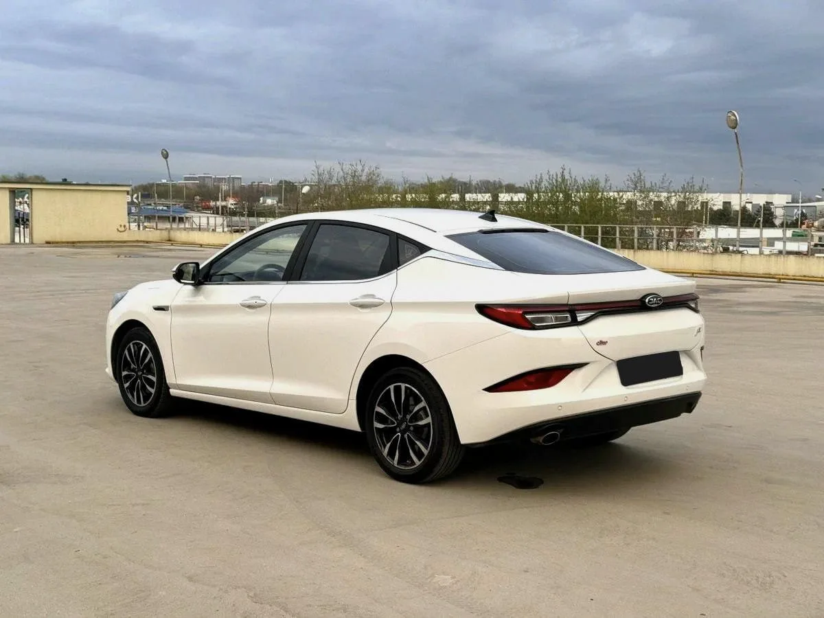 JAC J7