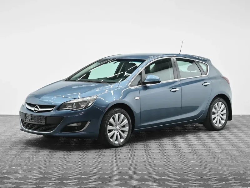Opel Astra 2012