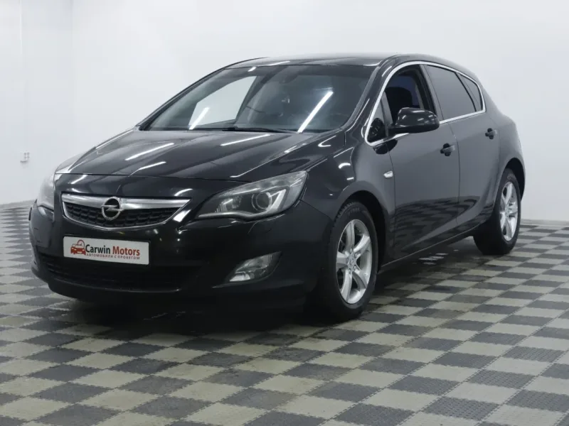 Opel Astra 2012