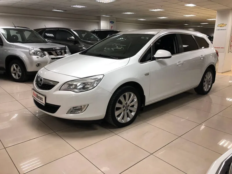 Opel Astra 2012