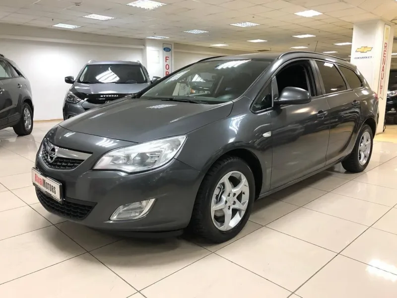 Opel Astra 2012