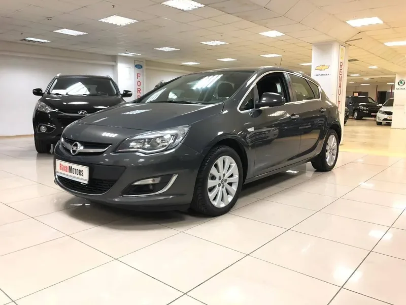Opel Astra 2012