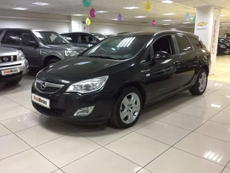 Opel Astra 2012