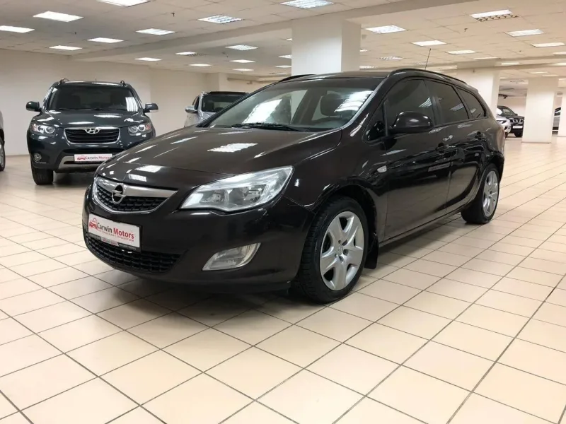 Opel Astra 2012