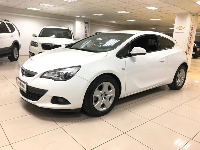 Opel Astra 2012