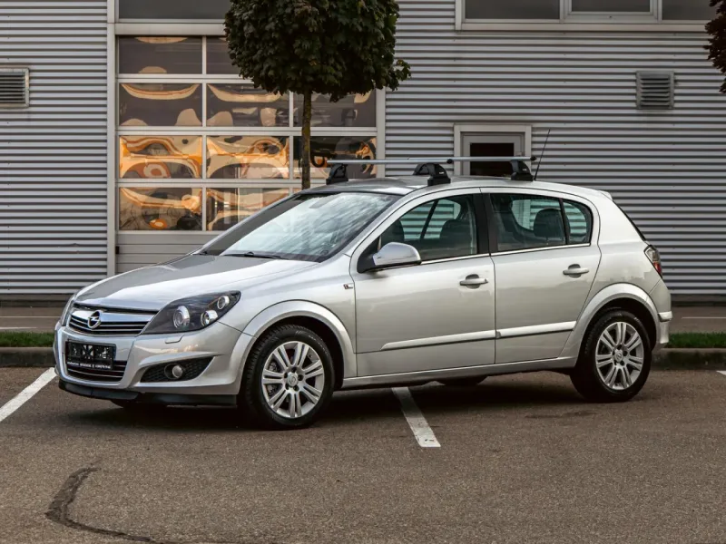 Opel Astra 2012