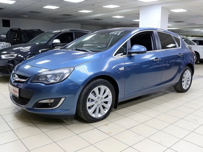 Opel Astra 2012