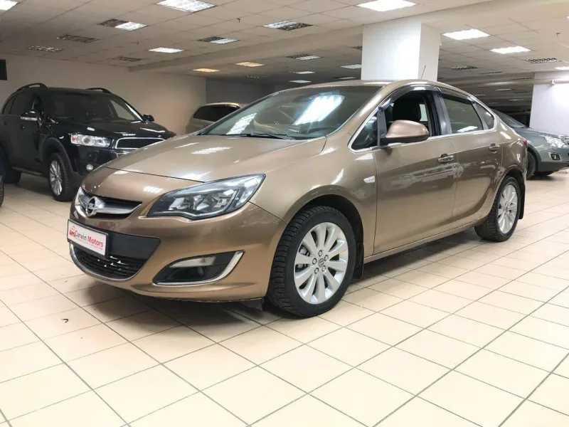 Opel Astra 2012