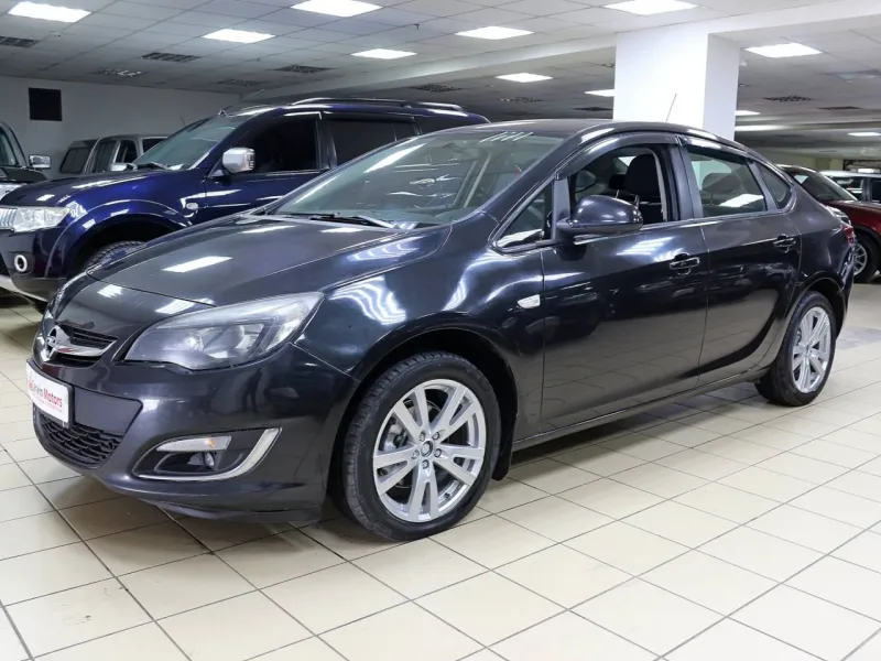 Opel Astra 2012