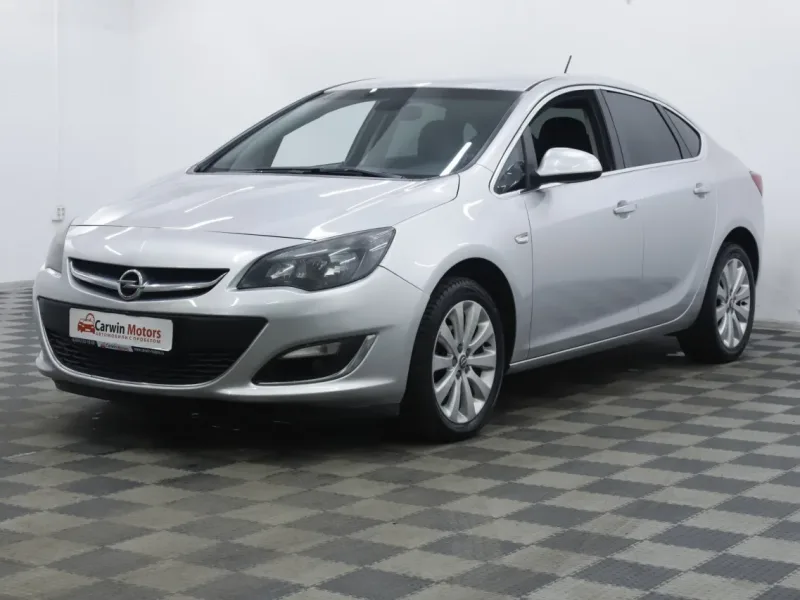 Opel Astra 2013