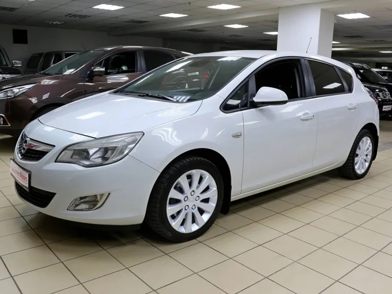 Opel Astra 2012