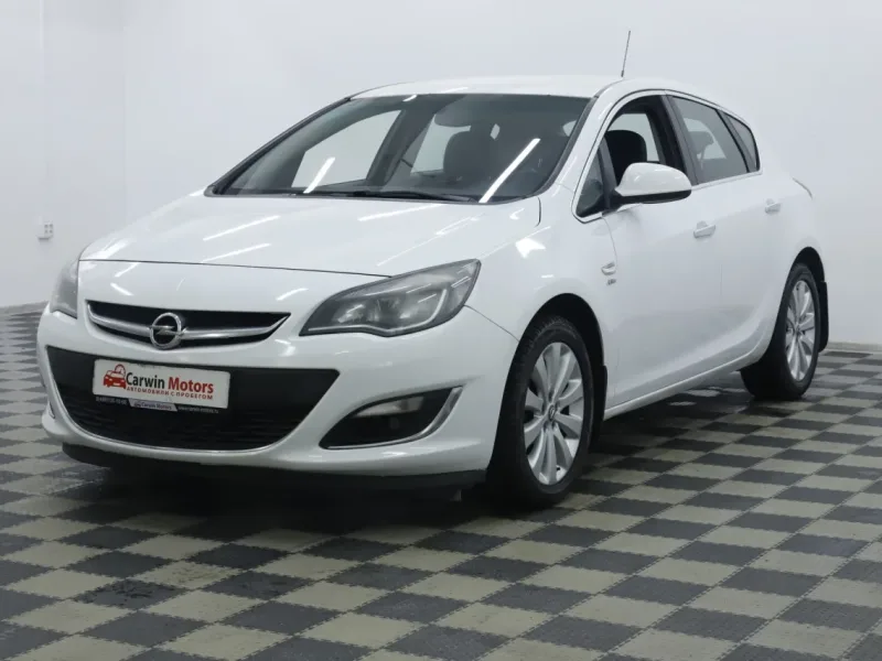 Opel Astra 2012