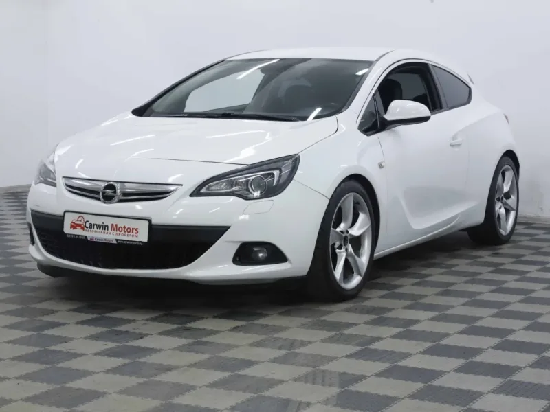 Opel Astra 2012