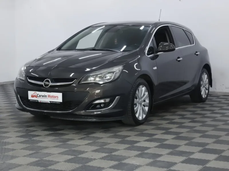 Opel Astra 2012