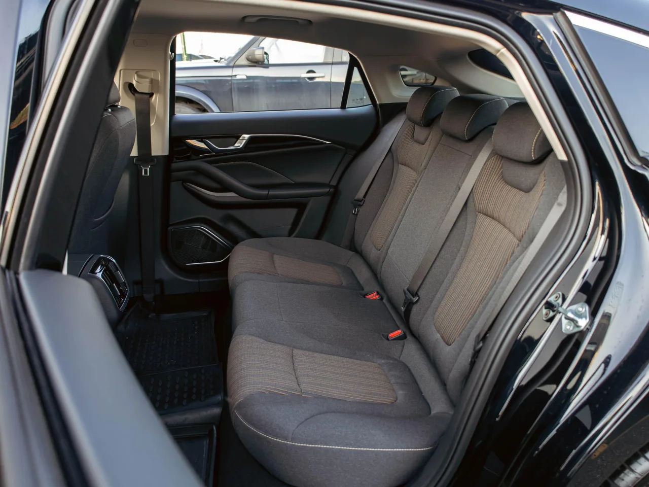 FAW Bestune B70