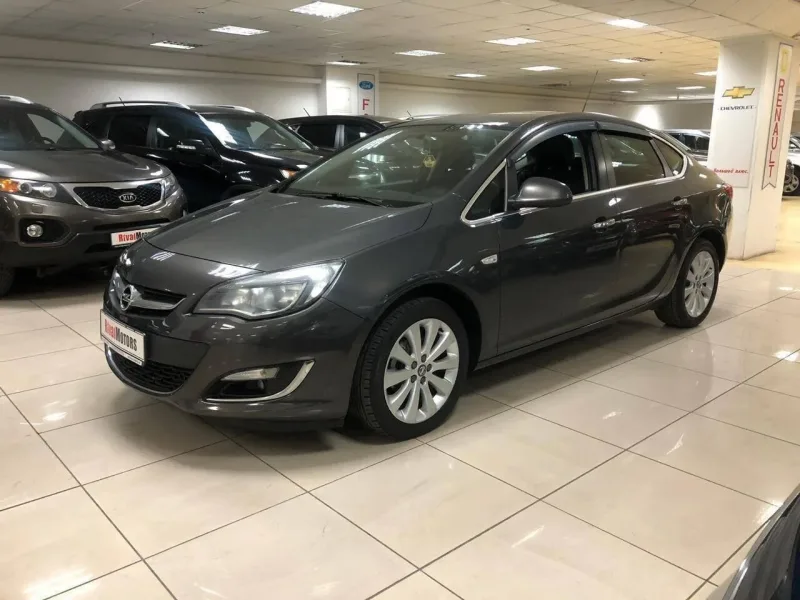 Opel Astra 2013