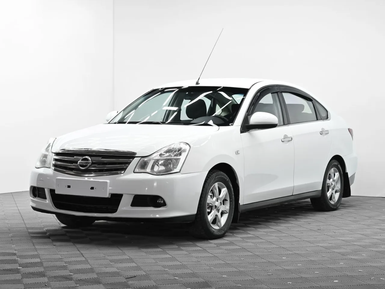 Nissan Almera