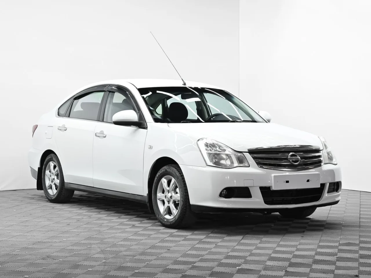 Nissan Almera