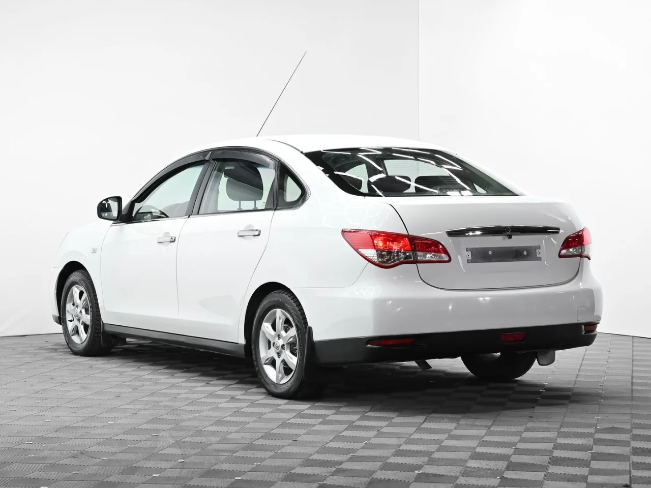 Nissan Almera