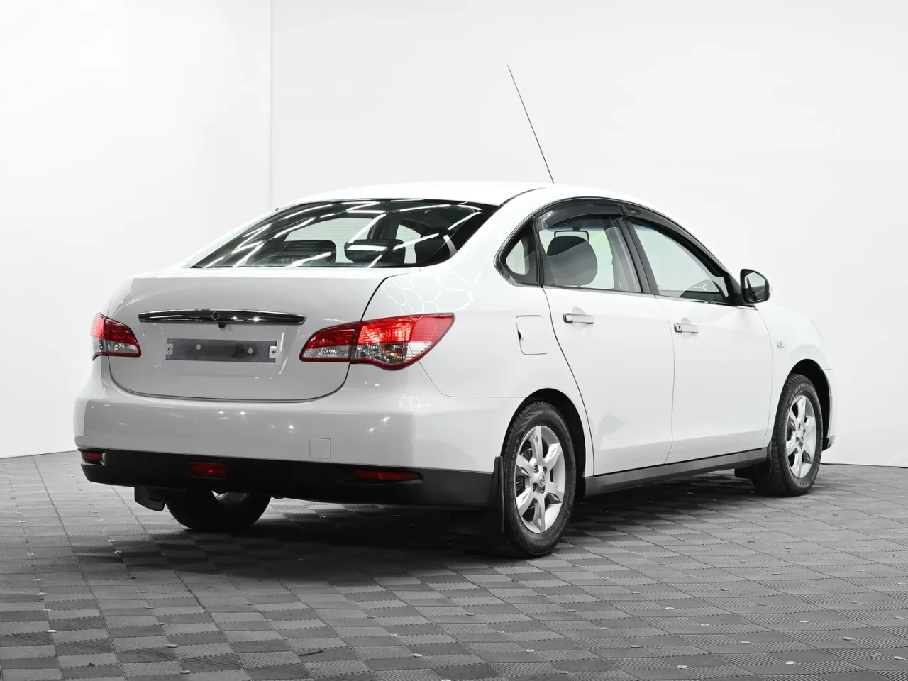 Nissan Almera