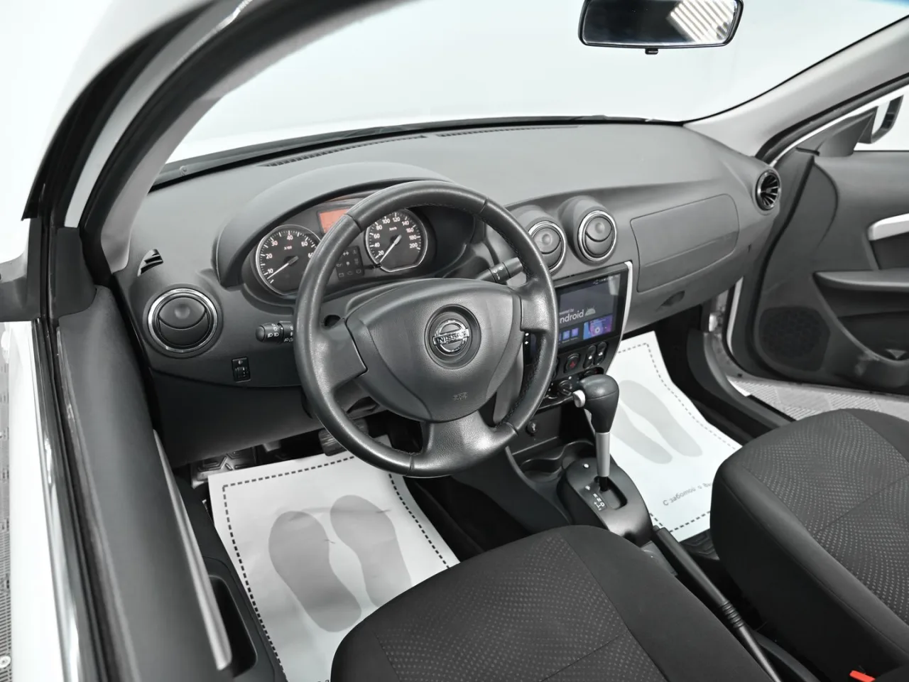 Nissan Almera