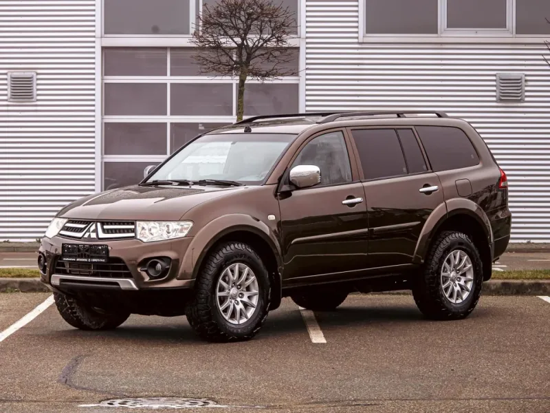 Mitsubishi Pajero Sport 2015