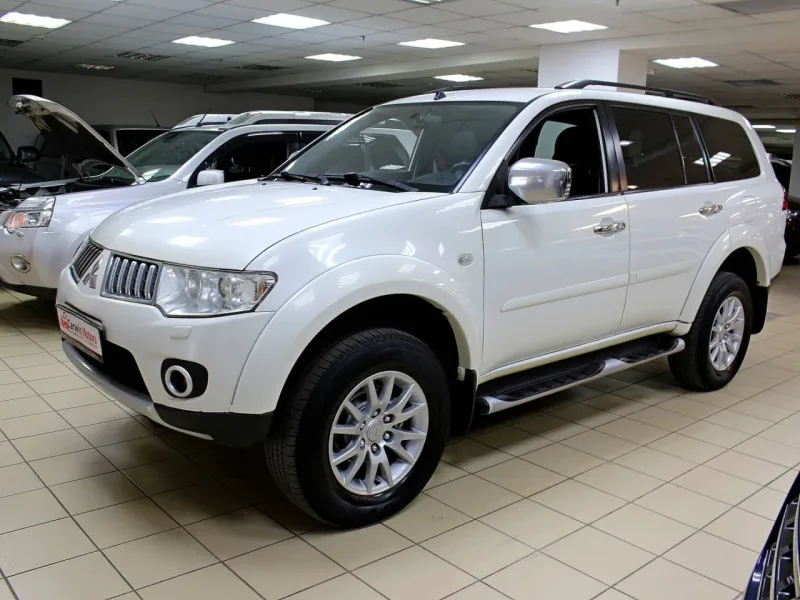 Mitsubishi Pajero Sport 2013