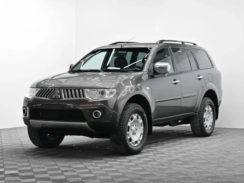 Mitsubishi Pajero Sport 2013