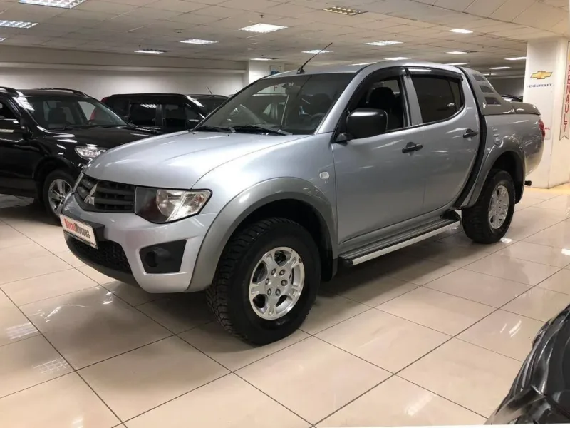 Mitsubishi L200 2012