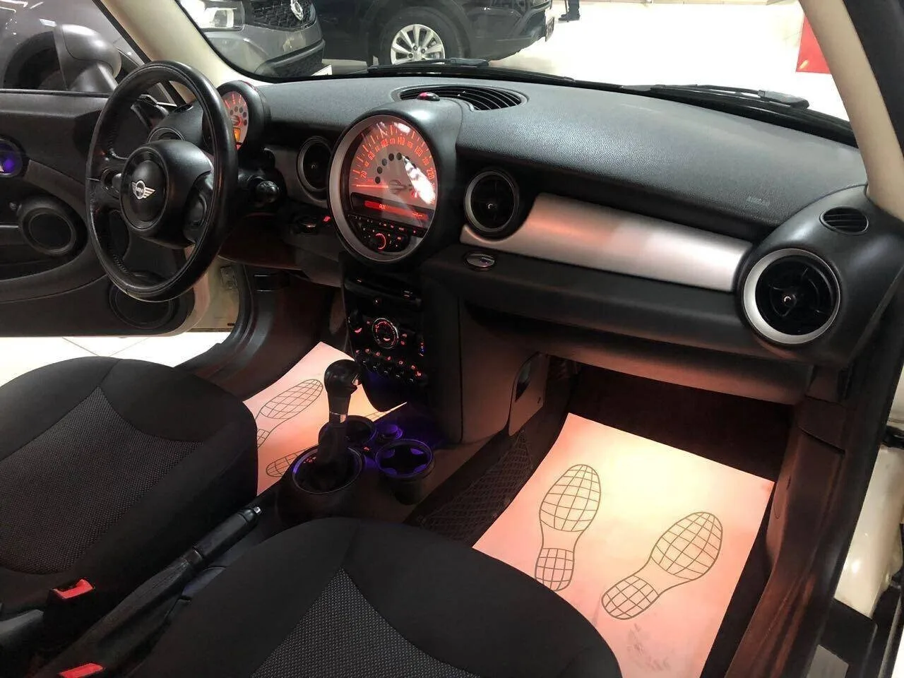 Mini Hatch