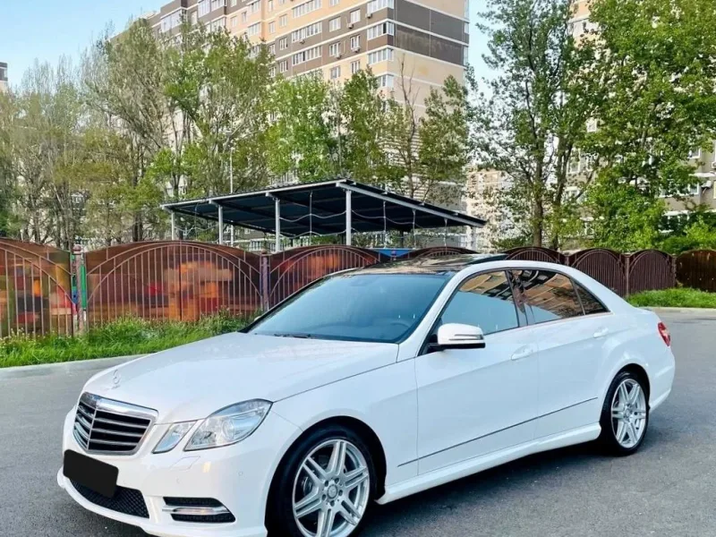 Mercedes-Benz E-Класс 2013