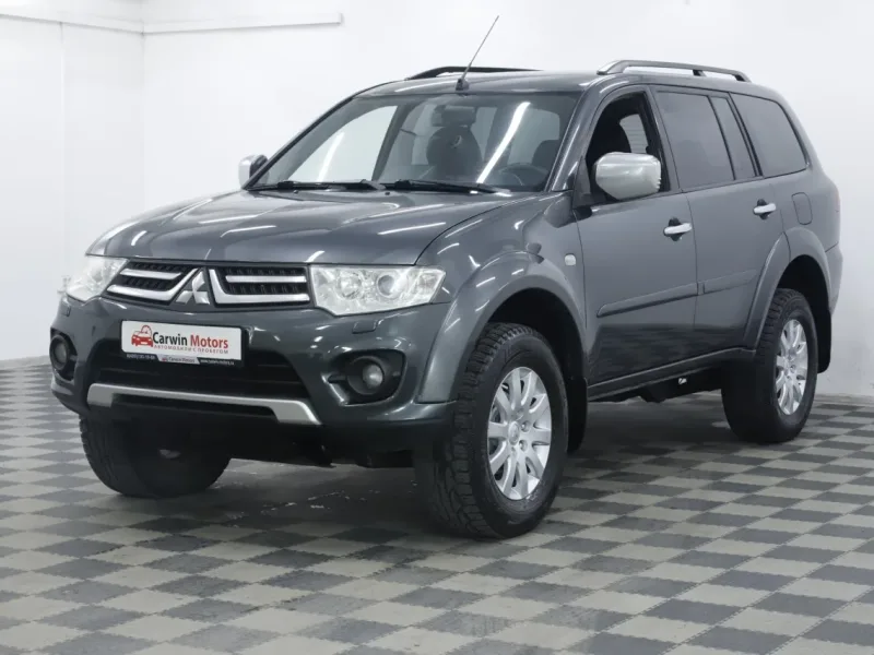 Mitsubishi Pajero Sport 2015