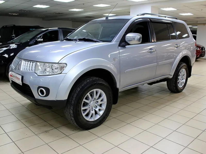 Mitsubishi Pajero Sport 2012