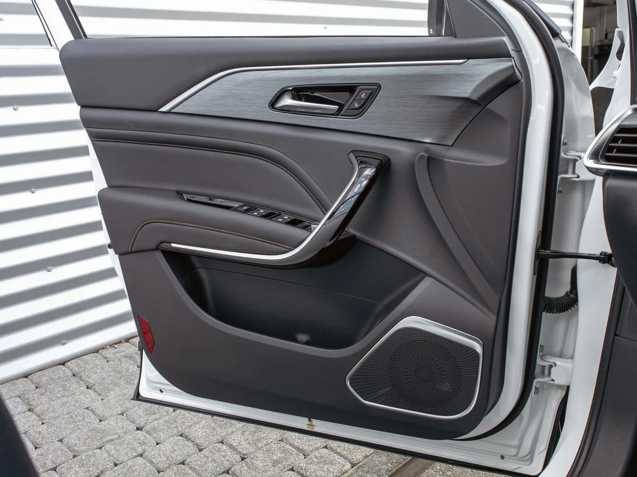 FAW Bestune T77